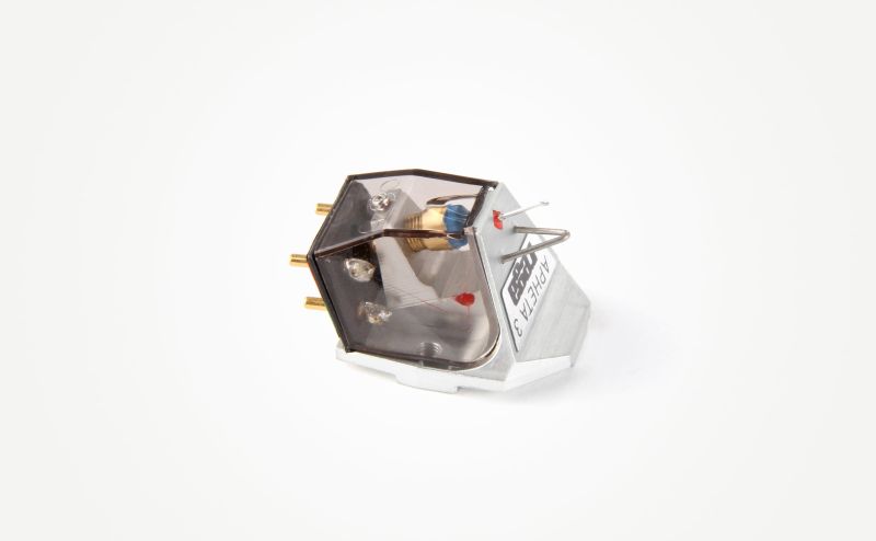 The Apheta 3 from above and behind, the smoked cover showing the red pivot and the internal wiring