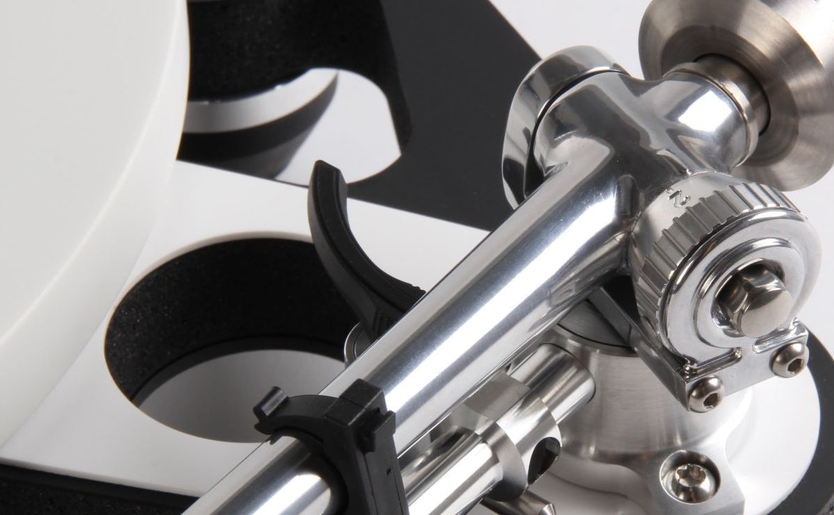 Macro of the RB3000 vertical bearing assembly and balance weight