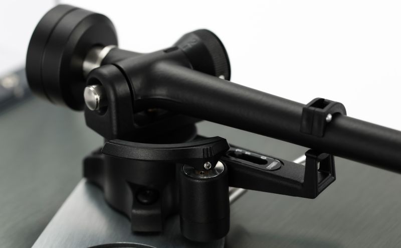 Macro of the RB330 bearing and bias housing with the stainless balance weight