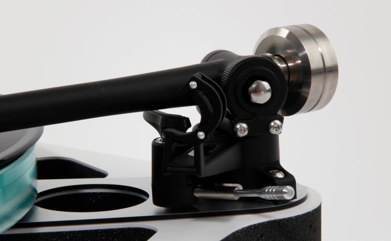 Macro of the RB880 vertical bearing housing and the thinner stainless steel balance weight