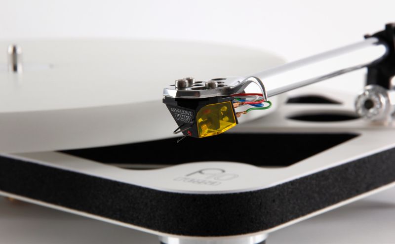 The RB3000 headshell carrying the Apheta 3 moving coil cartridge