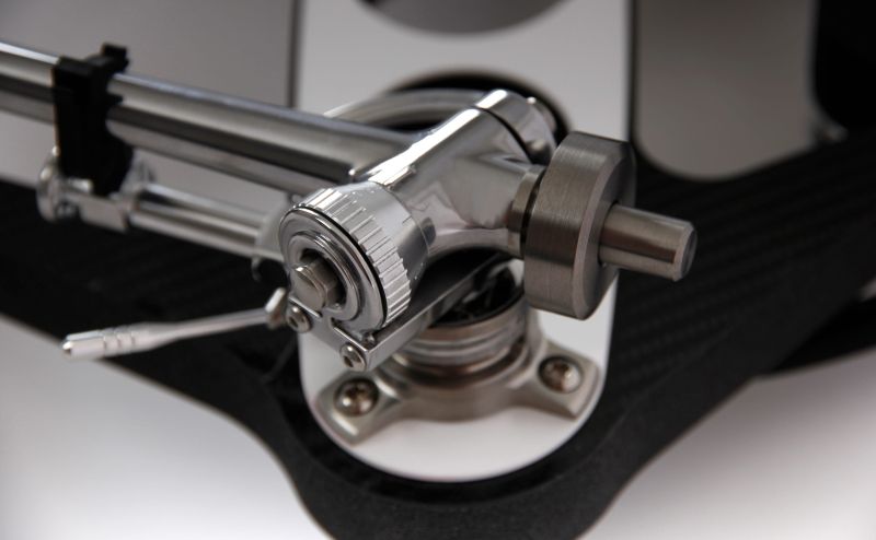 Macro of the RB Titanium one-piece titanium vertical bearing housing